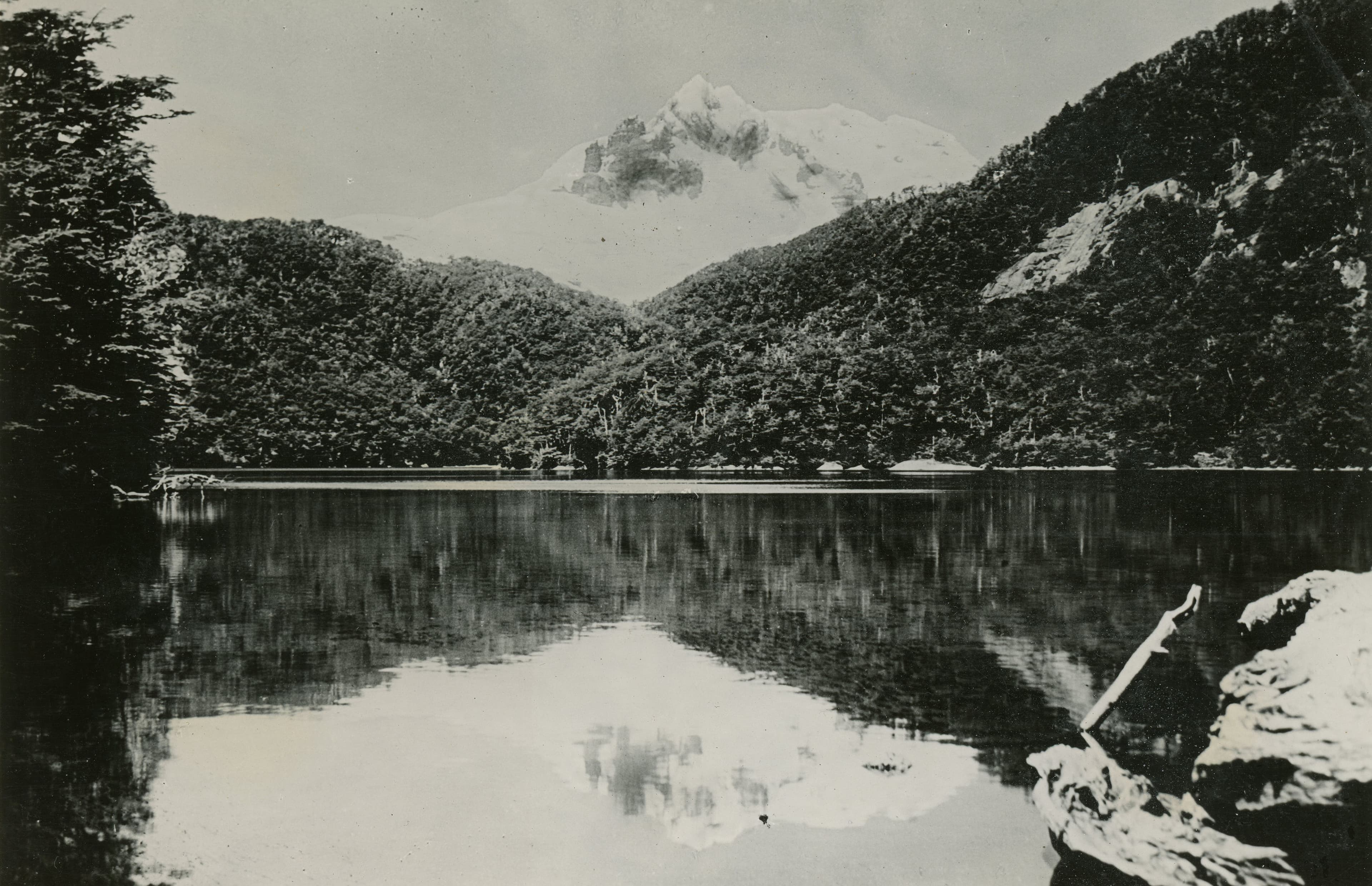 Cerro Tronador desde Laguna, 1930