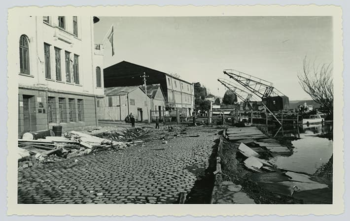 Malecón y aduana posterior al terremoto de 1960 - Ciudad de Valdivia