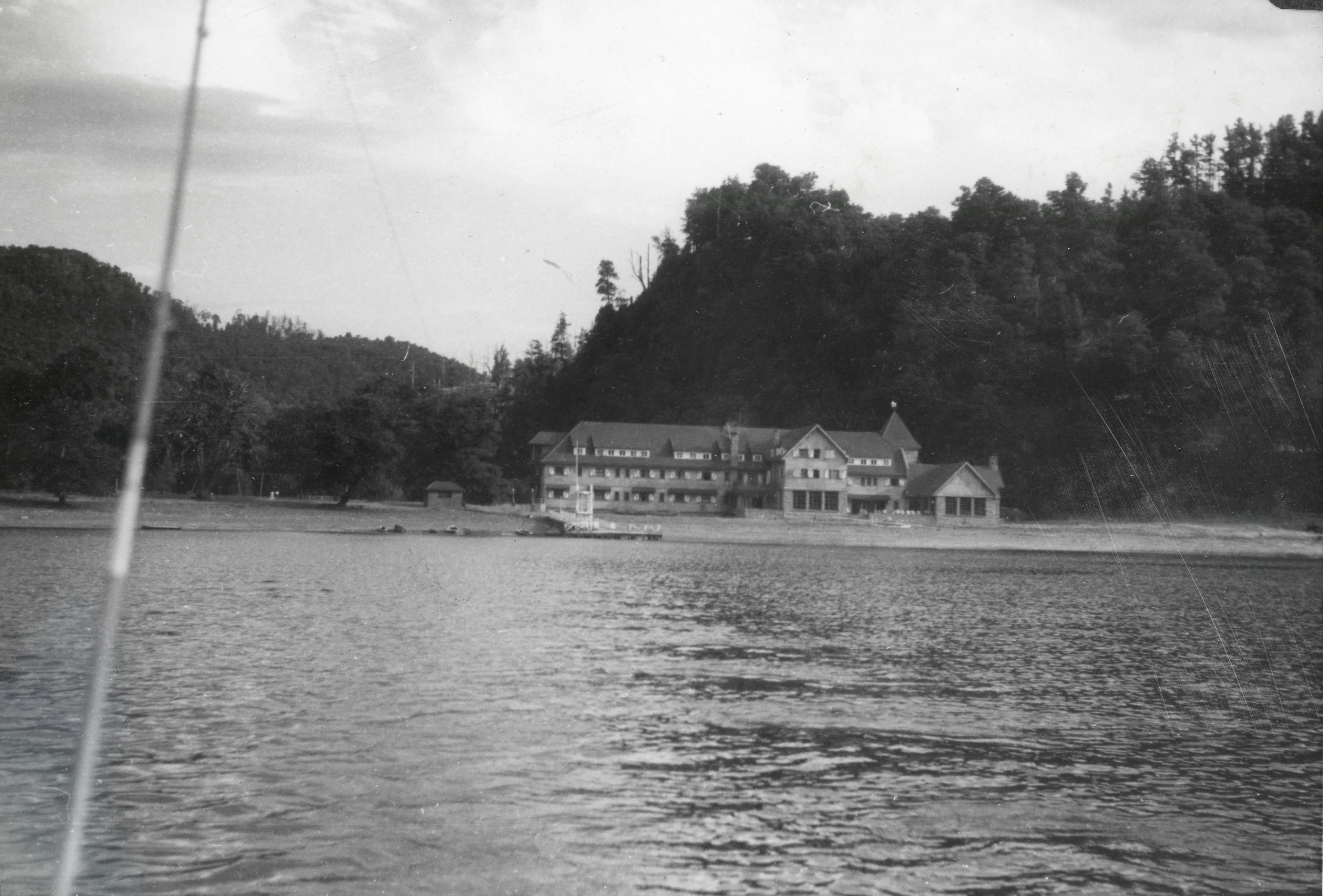 Hotel y Lago Pirihueico, 1955