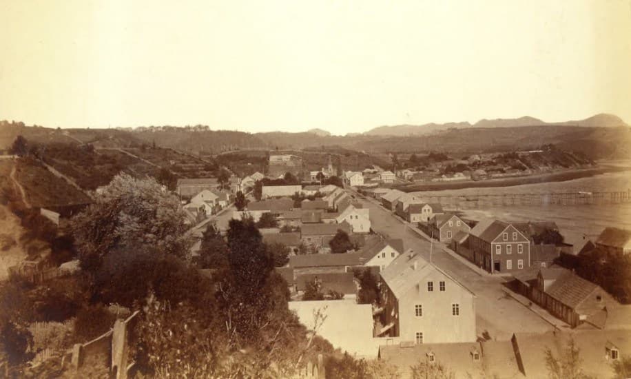 Puerto Montt desde los altos de Pückle, 1893.