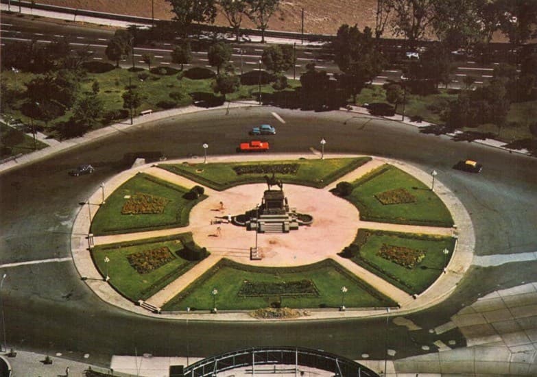 Plaza Baquedano en 1980
