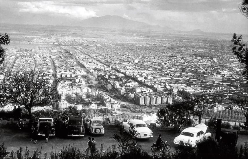Santiago desde el Cerro San Cristóbal hacia el sur por los años 60’s