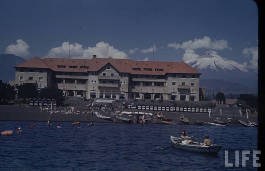 El Gran Hotel Pucón en el año 1941.