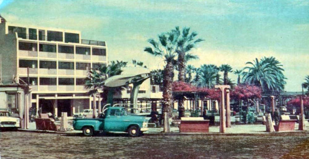 Plaza de Arica y Edificio San Martín, años ’70s.