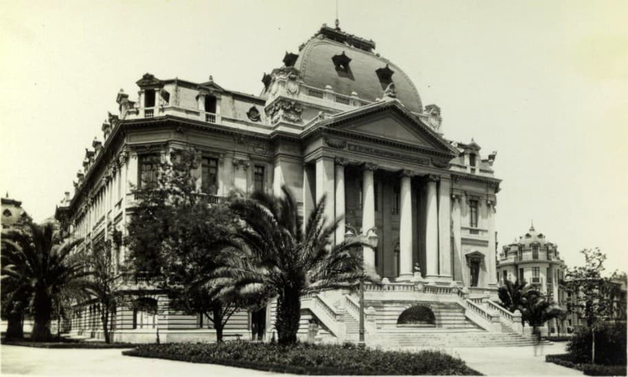Escuela de Bellas Artes (actual MAC) en 1948.