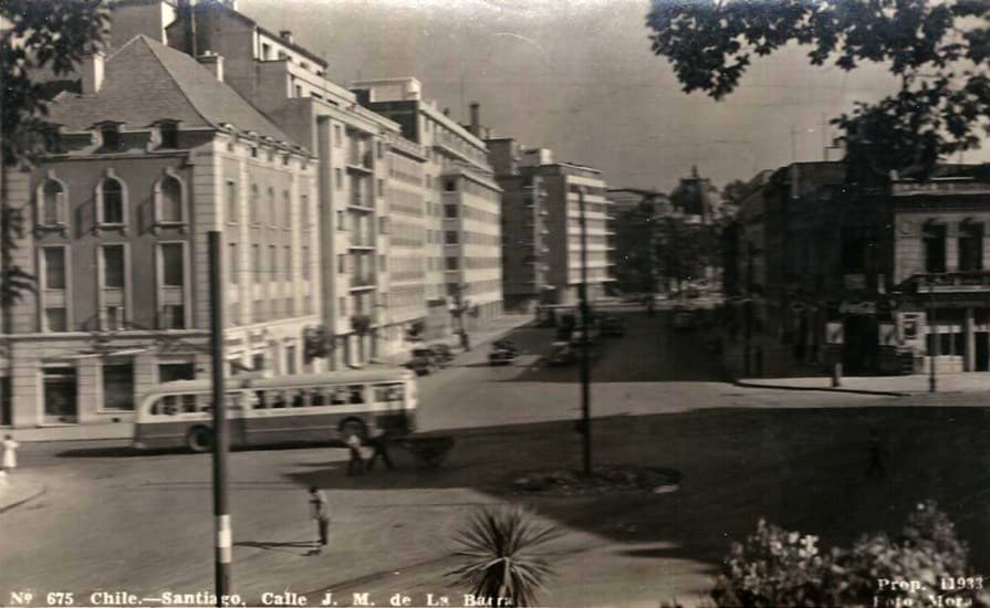 Calle José Miguel de la Barra, desde el Cerro Santa Lucía, en los años ’50s