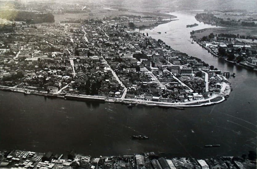 Valdivia desde el aire en 1957.