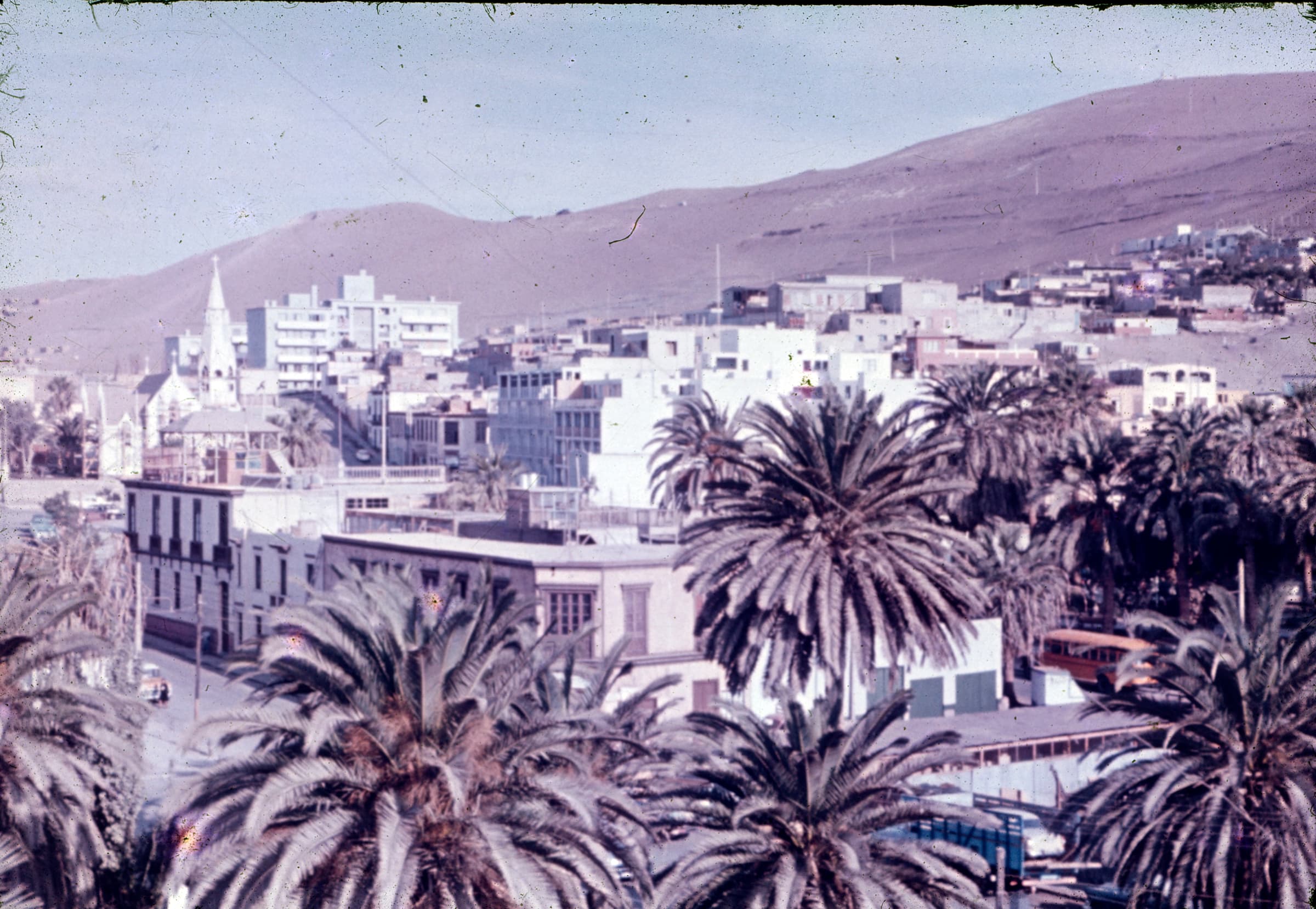Plaza Vicuña Mackenna e Iglesia San Marcos de Arica