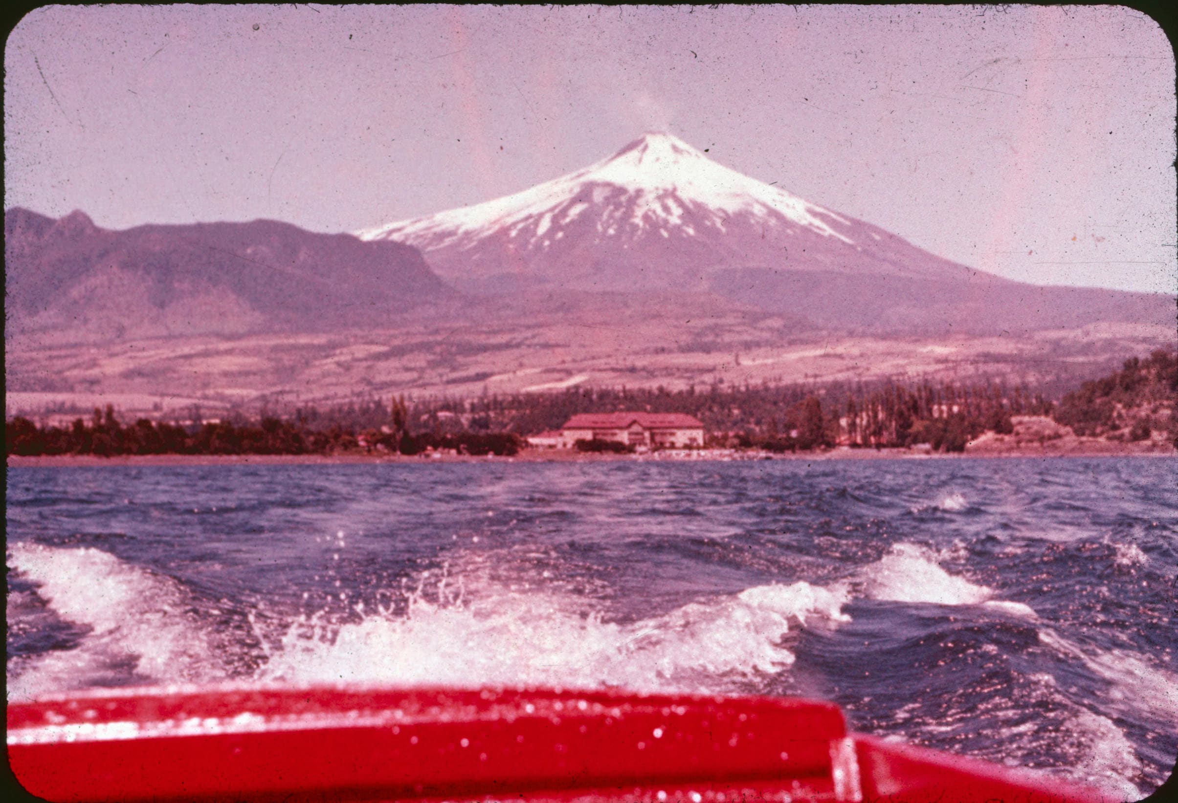 Volcán Villarica desde el Lago Villarica 
