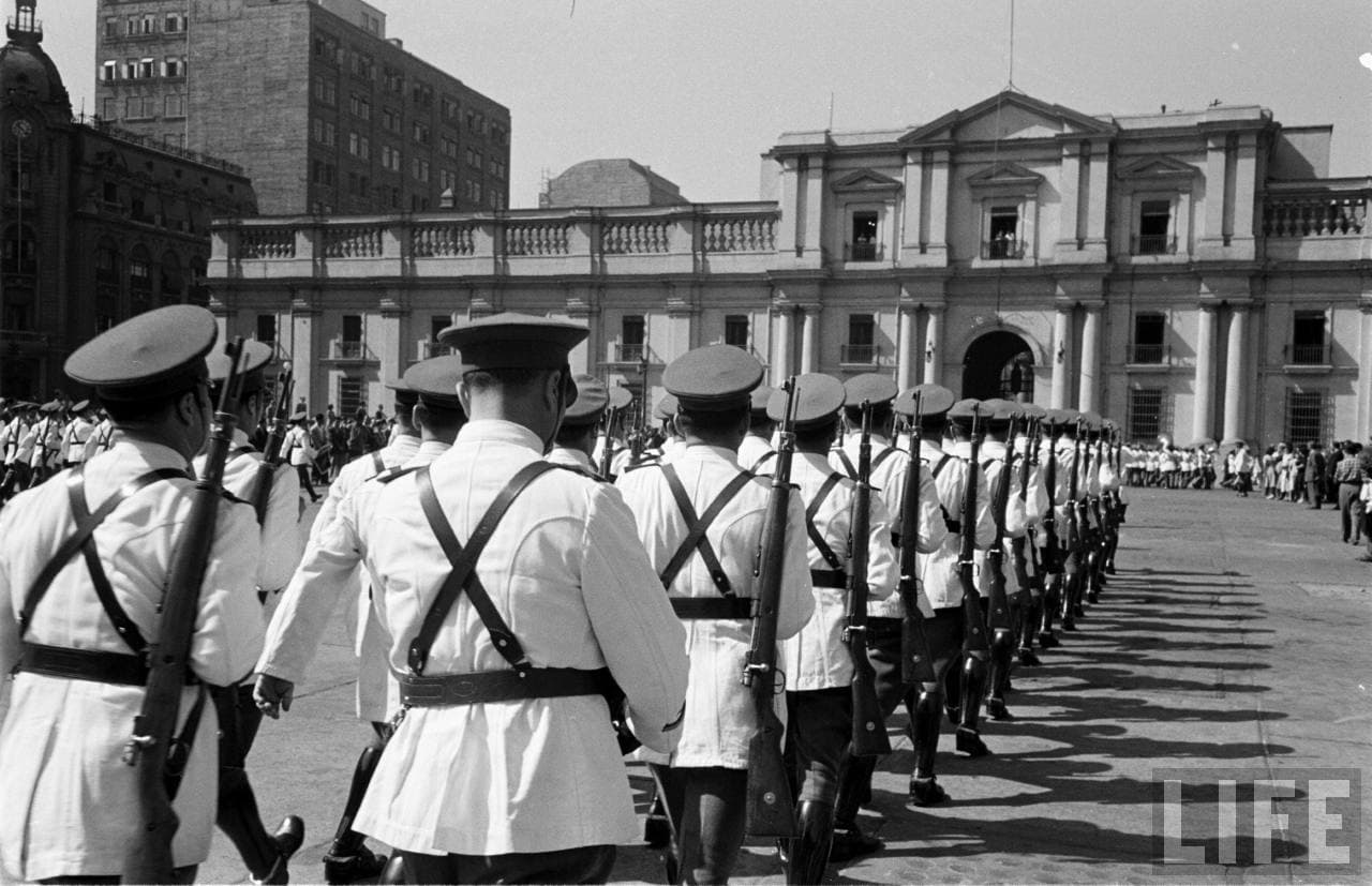 Cambio de Guardia en La Moneda, 1950