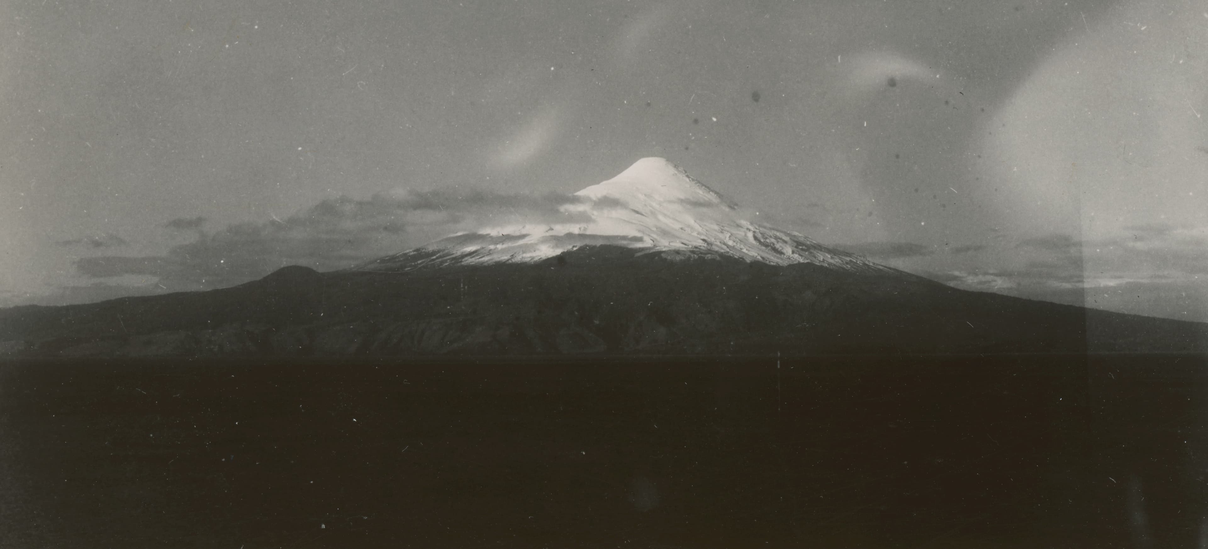 Vista al Volcán Osorno en 1949