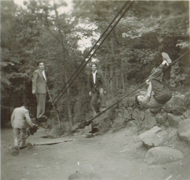 Jugando en las Termas de Cauquenes, 1945
