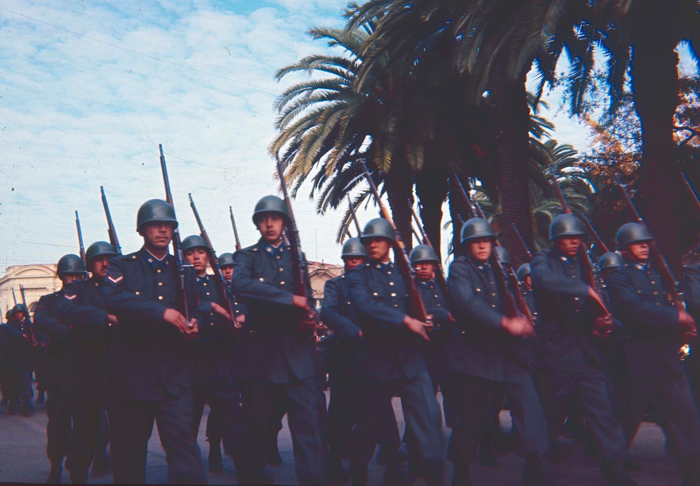 Desfile en Curicó en los 60