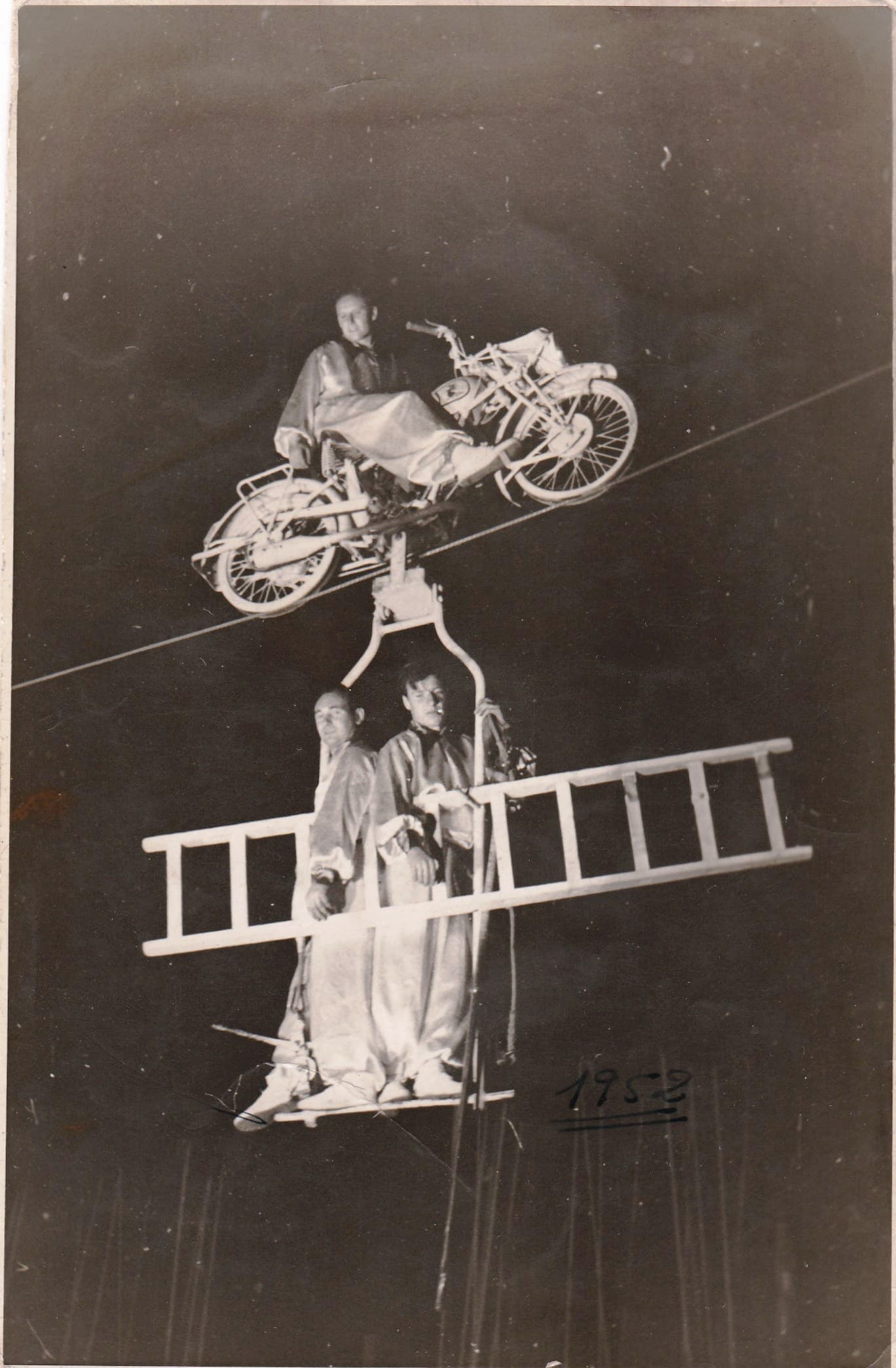 Equilibristas alemanes en Santiago, 1952