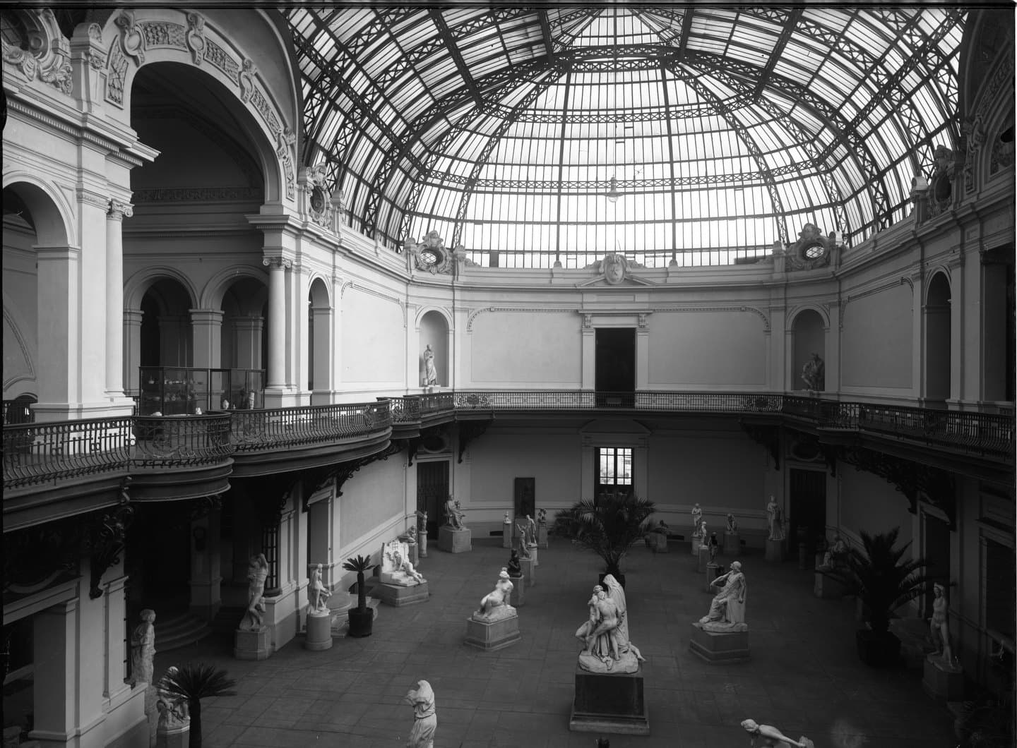 Interior Museo Bellas Artes CA 1925