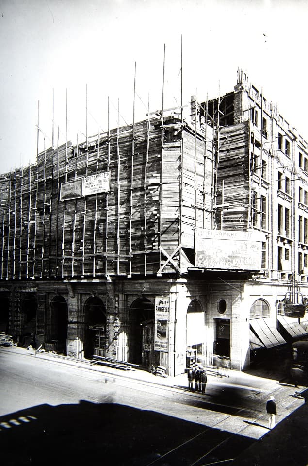 Remodelación del portal Fernández Concha, 1929