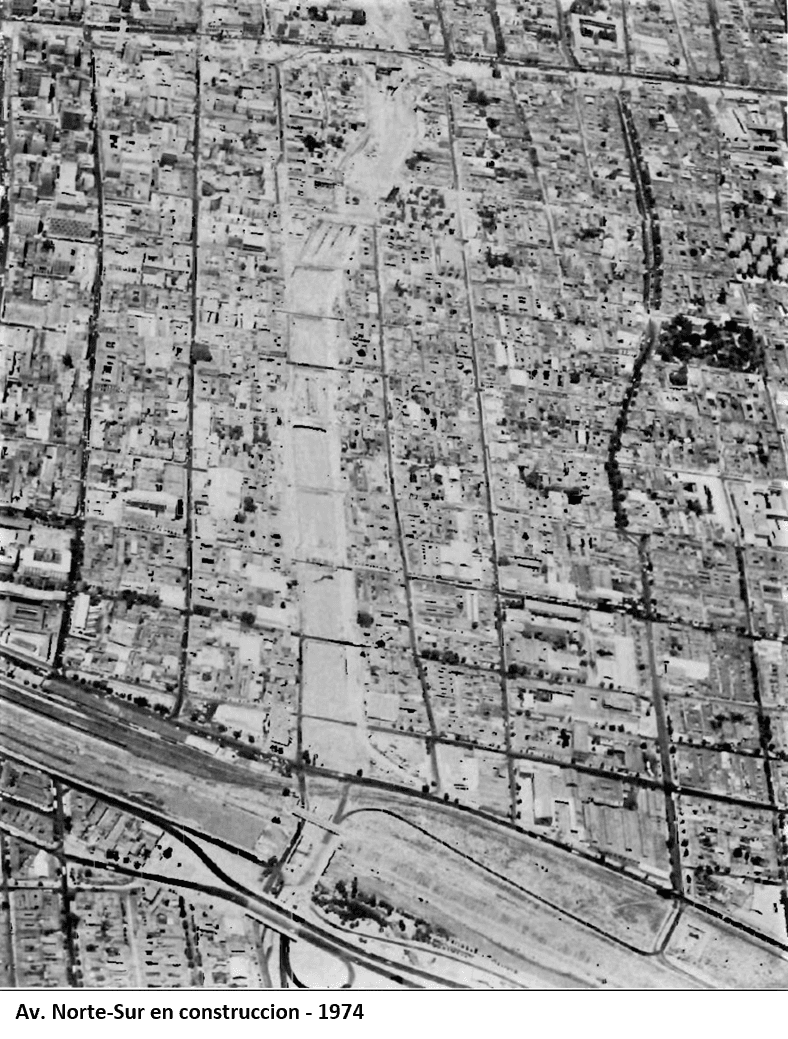 Av Norte Sur en construccion, 1974