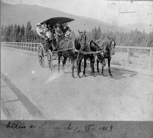 Cruzando el estero de Limache, 1913