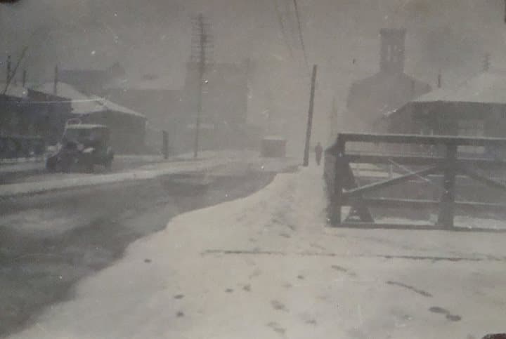 Puente de calle Magallanes de Pta. Arenas en 1924.