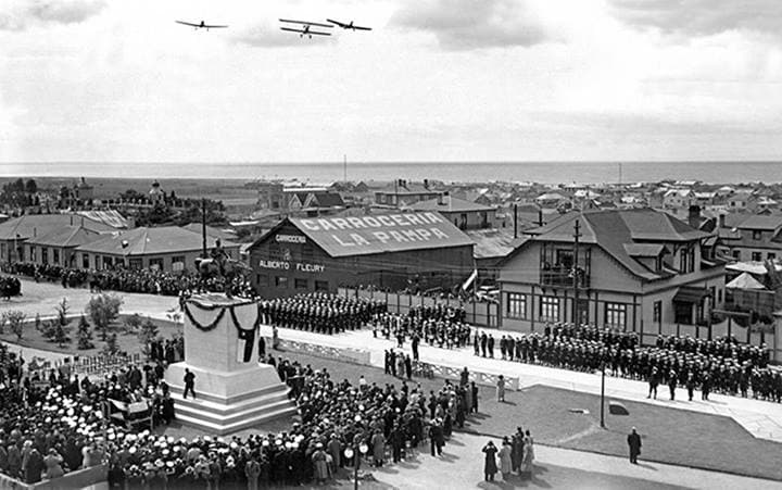 Inauguración Monumento a Bulnes en Punta Arenas, 1938