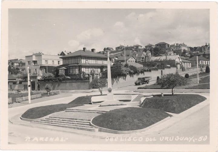 Obelisco Uruguayo de Punta Arenas, 1950