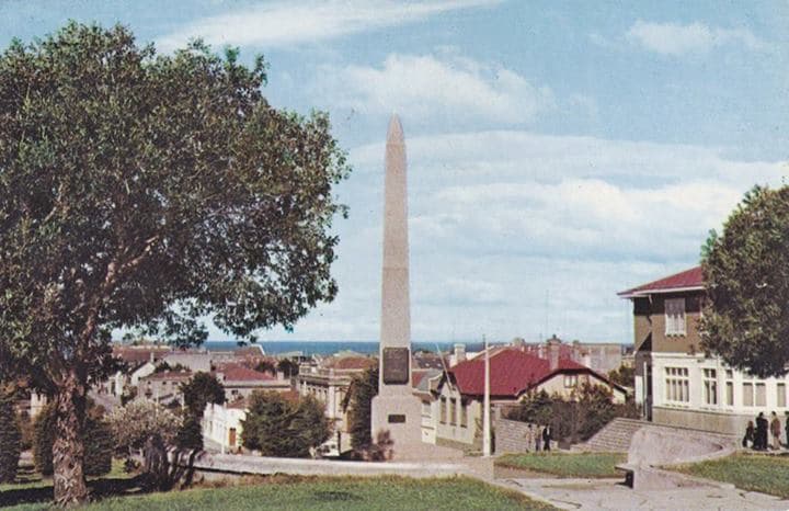 Obelisco Uruguayo de Punta Arenas en 1964