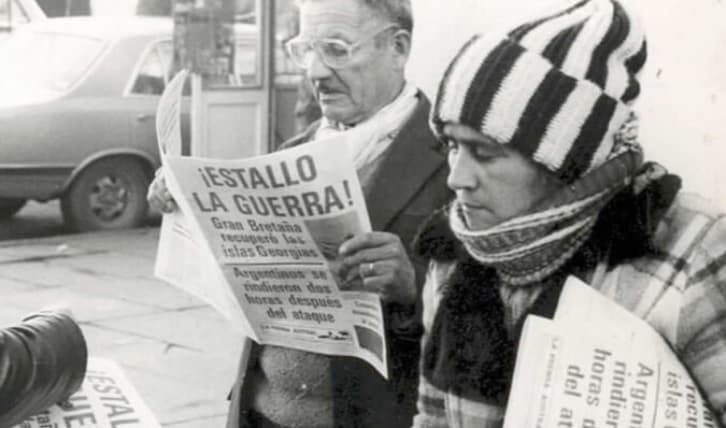 Puntarenenses leen sobre Guerra de las Malvinas, 1982