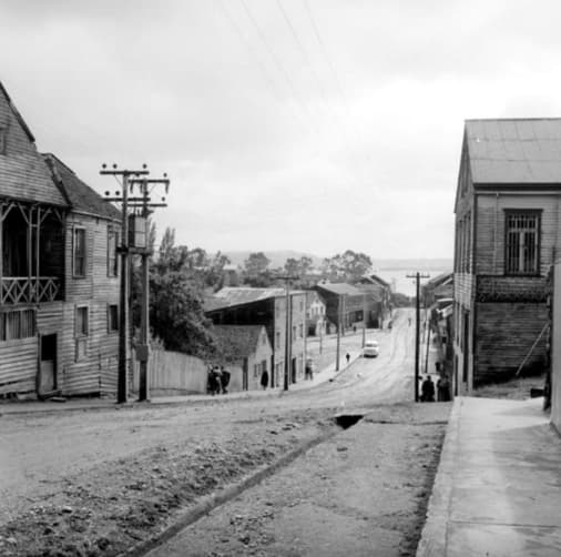 Calle Centenario de Chonchi en 1950