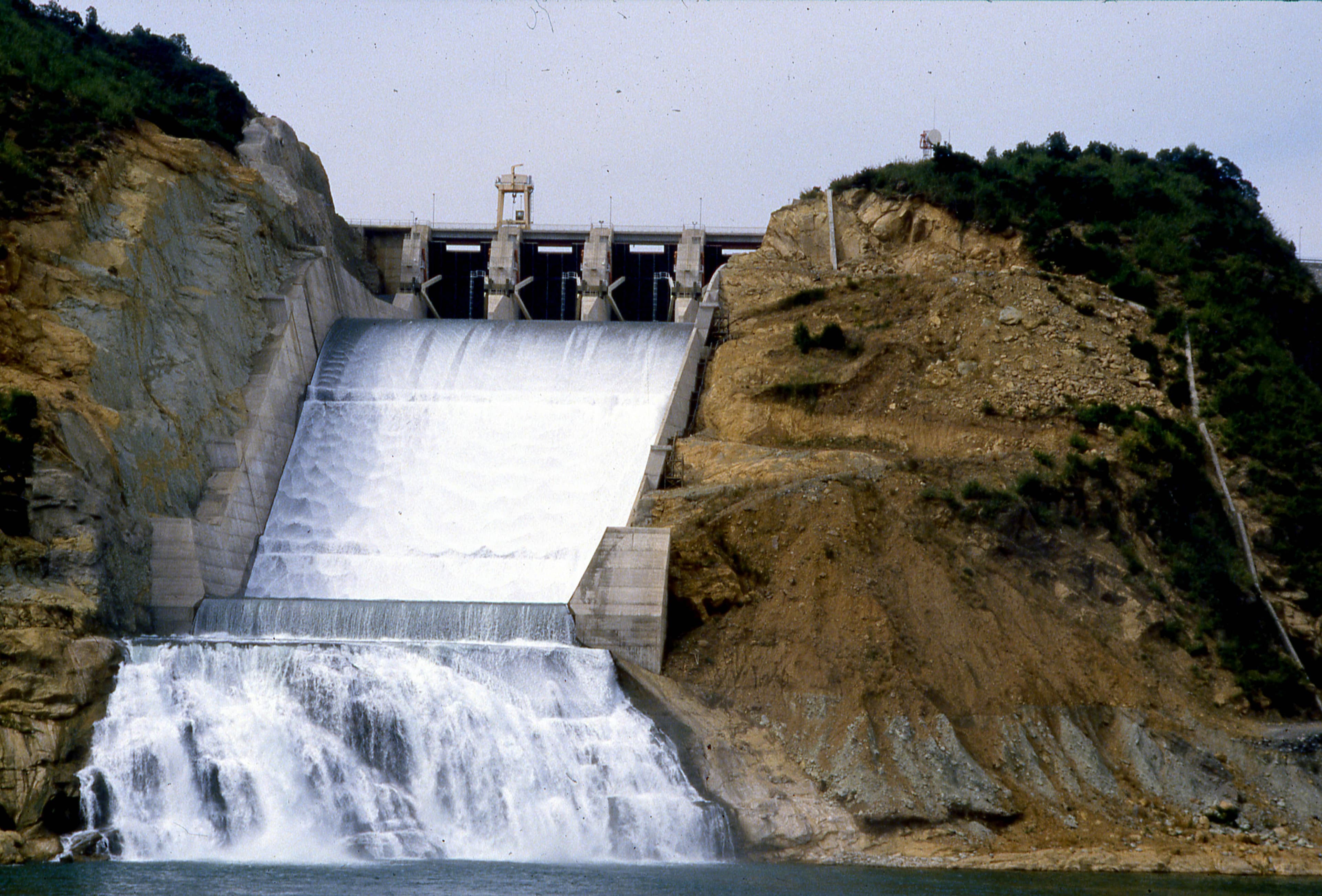 Central hidroeléctrica Colbún, 1989