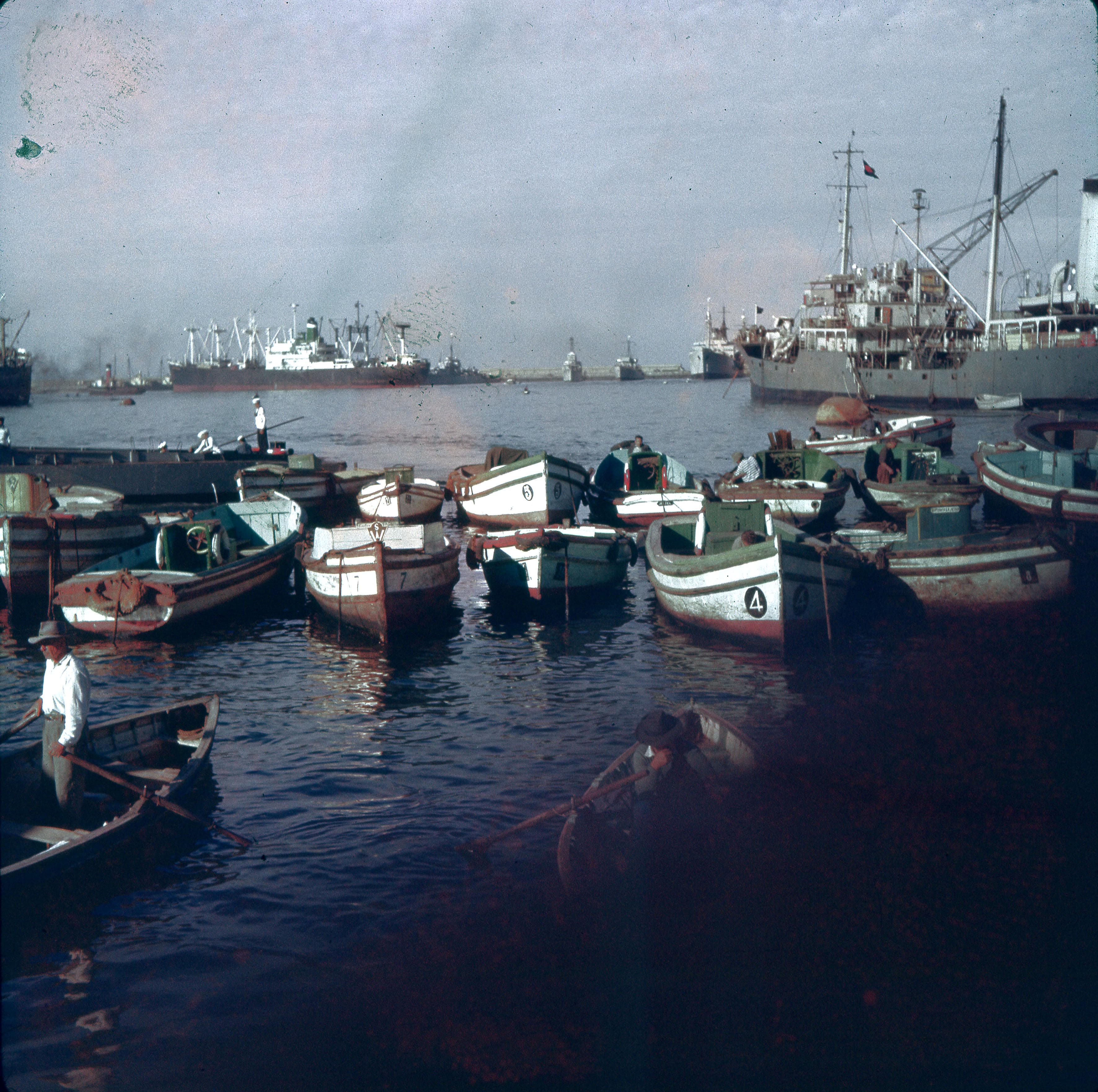 Barcos y Botes en Puerto de Valparaíso, ca. 1960