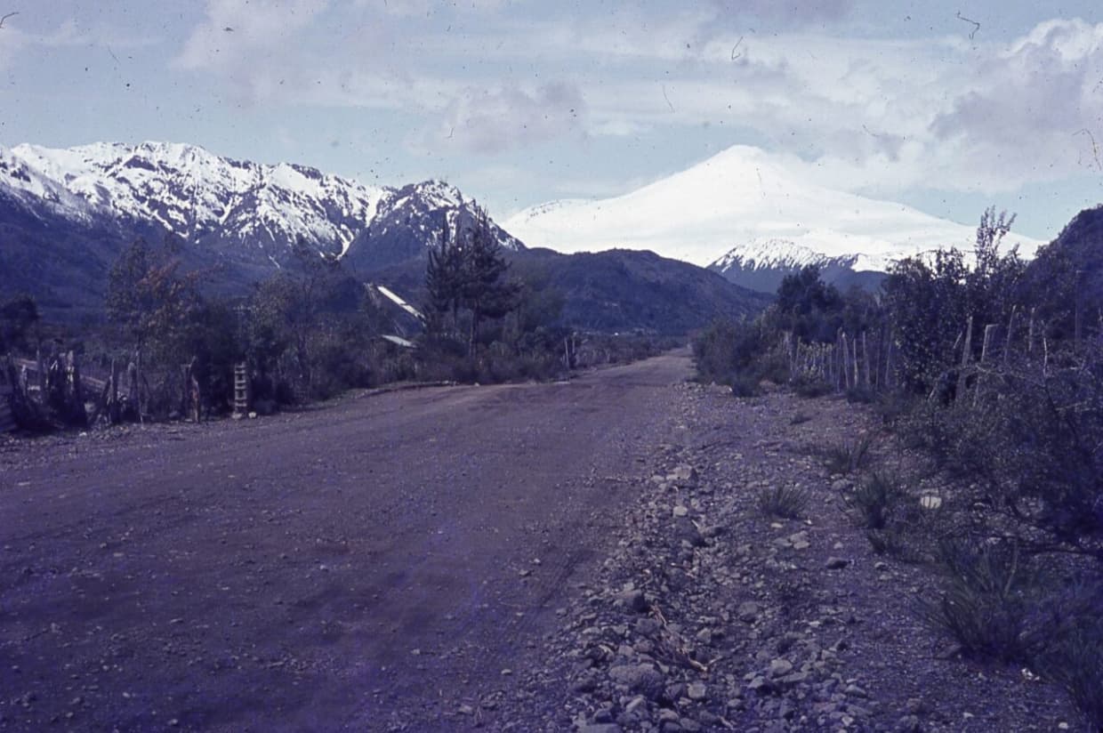 Camino hacia el Volcán Antuco en 1975