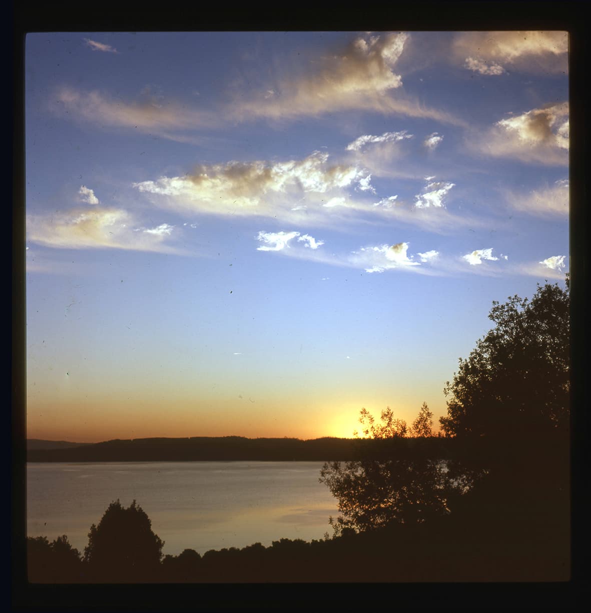 Lago Huilipilún, Flor del Lago, Villarrica, Región de La Araucanía, Chile, 1950 - 1965