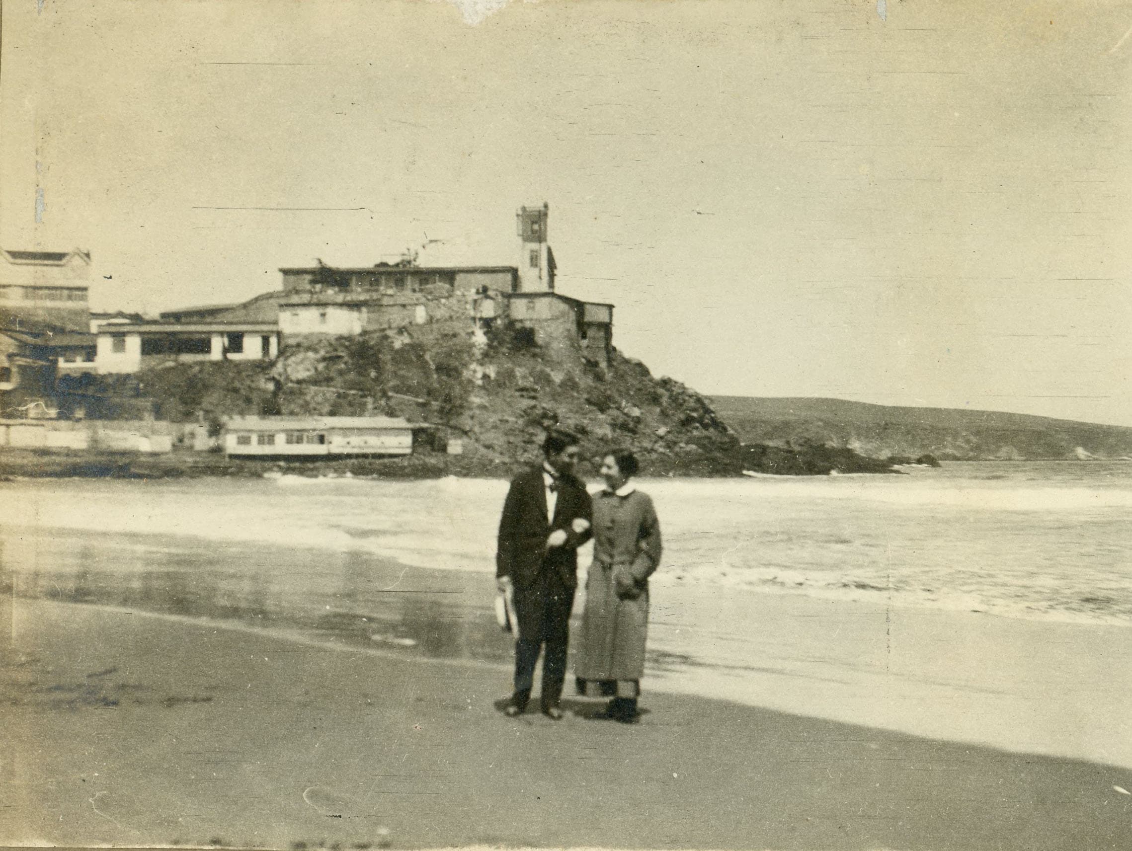 Pareja en Cartagena, Octubre, 1915