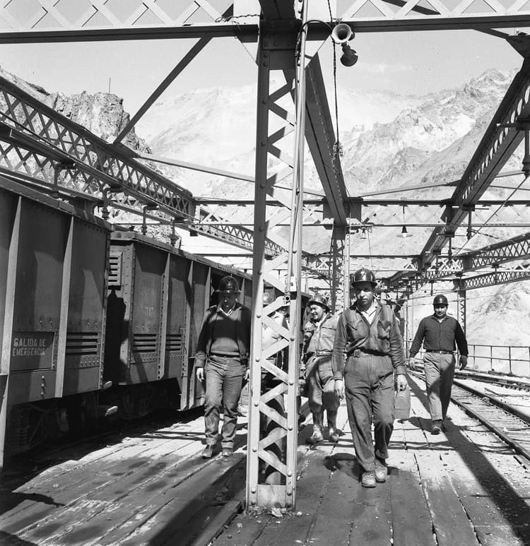 Trabajadores de la mina El Teniente, 1964