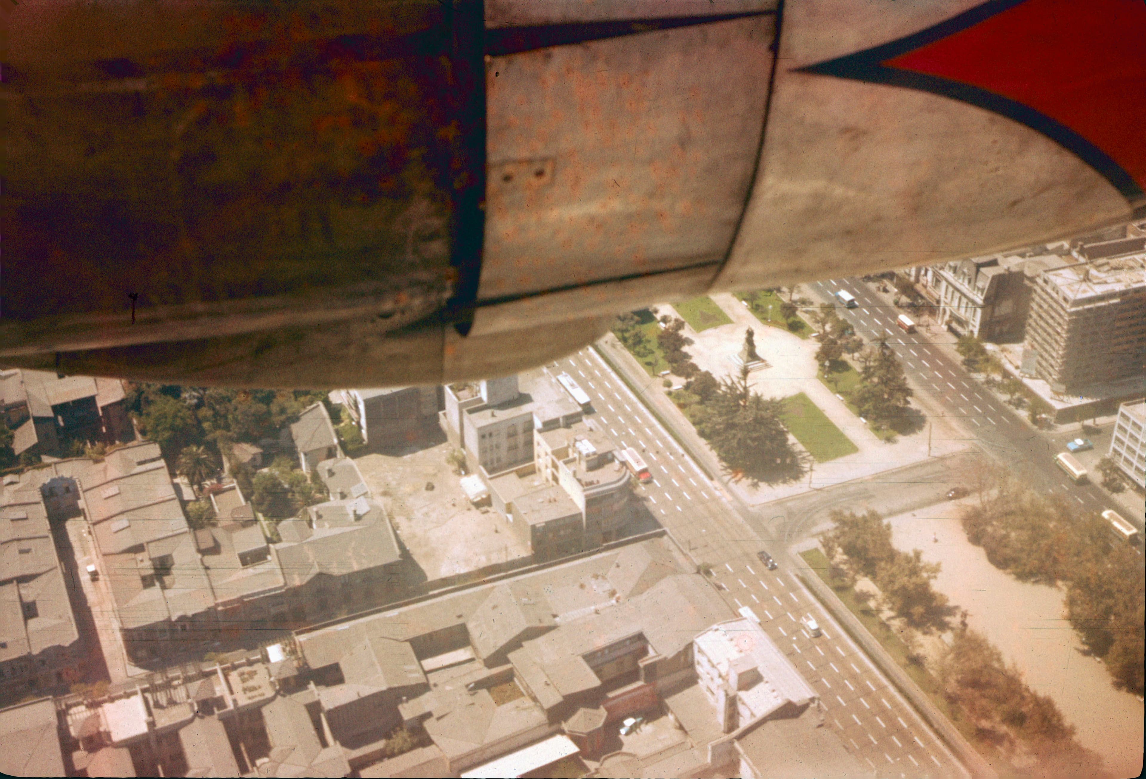 Alameda de Santiago desde un avión, ca. 1965