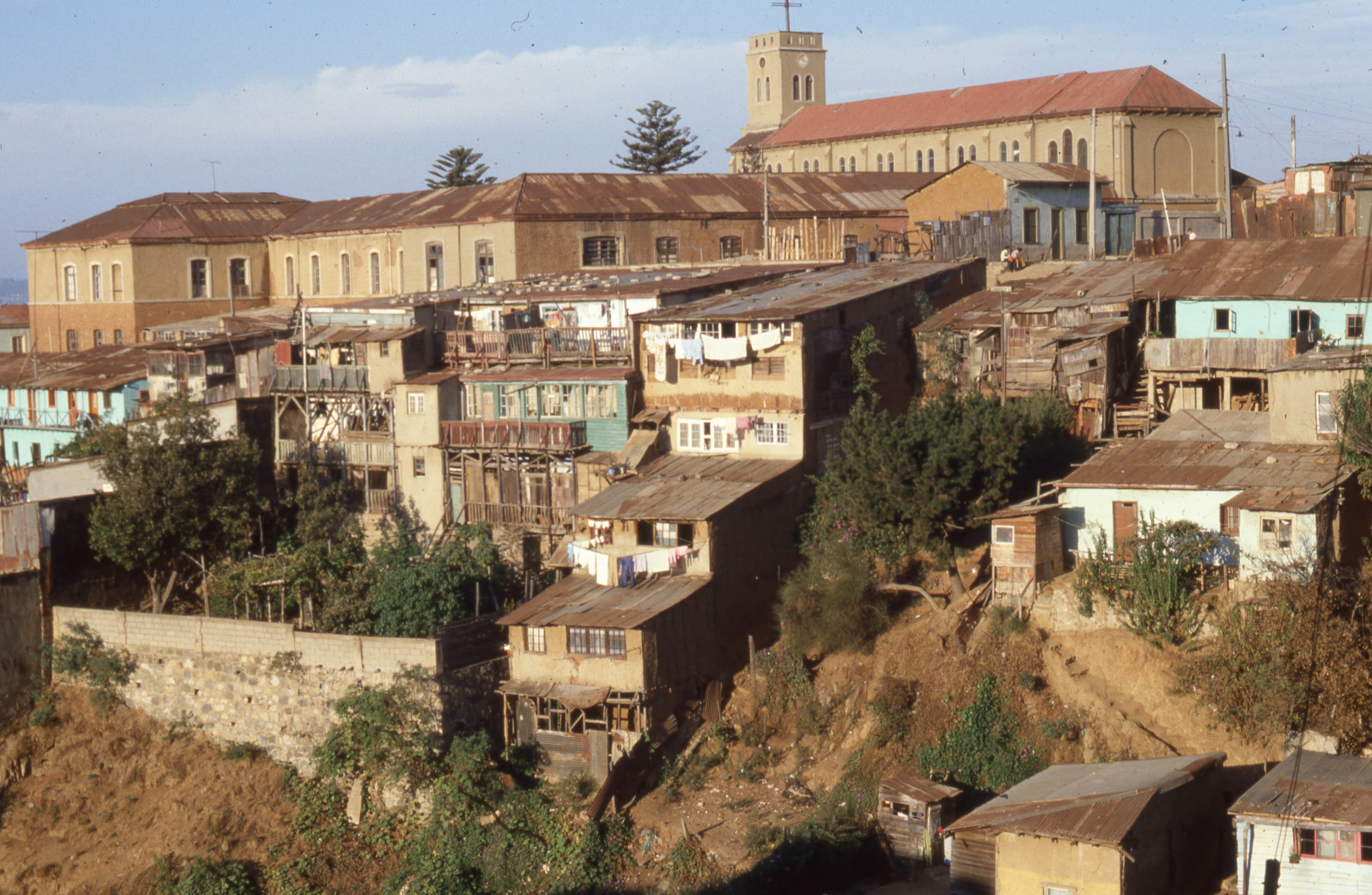 Cerro Cordillera e Iglesia del Perpetuo Socorro, ca. 1975