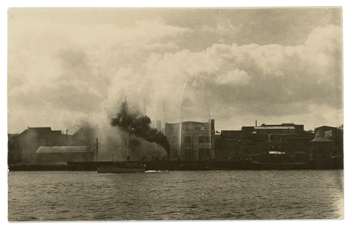 Ejercicios de bomberos - Cuerpo de bomberos de Valdivia, 1930
