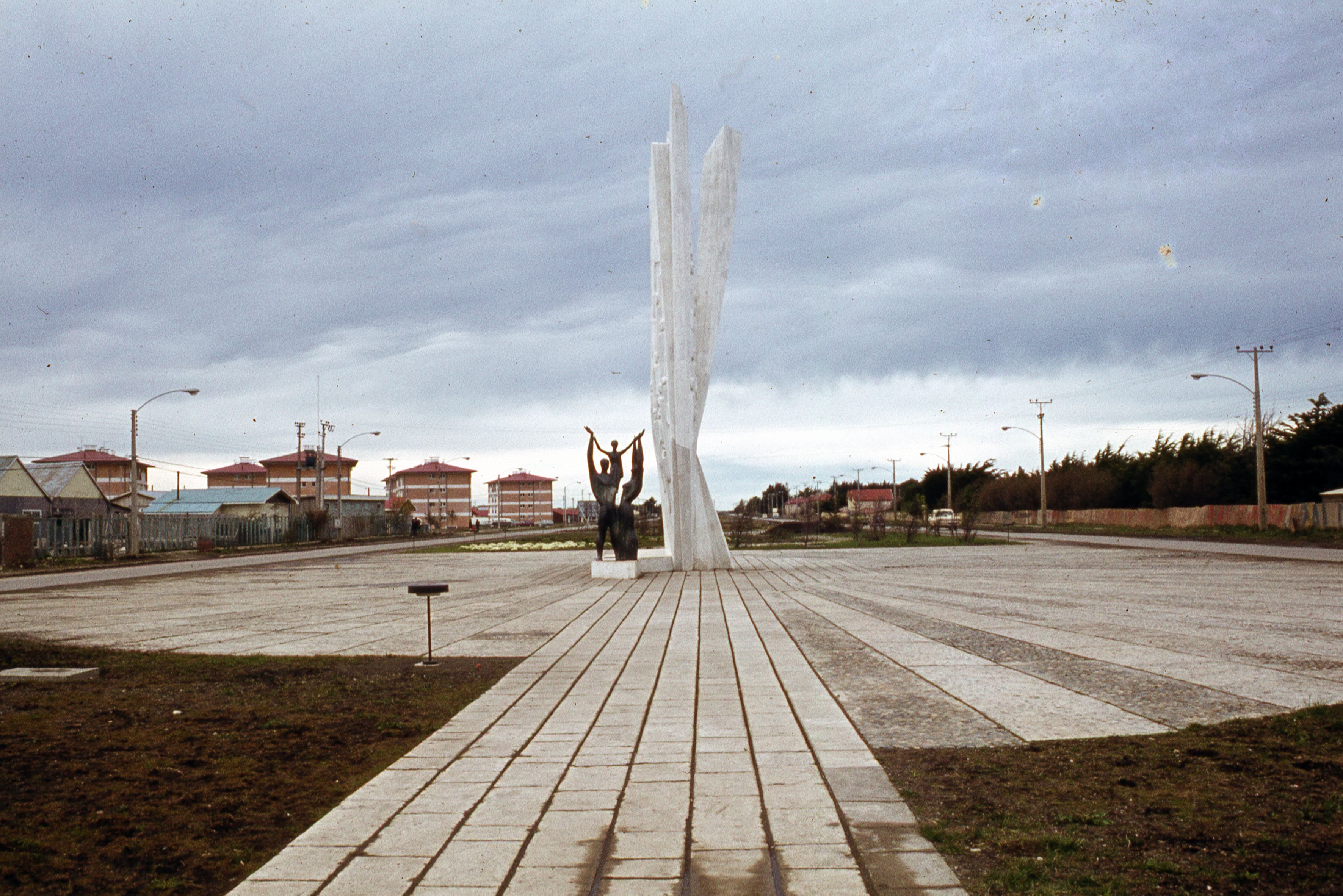 Monumento al Inmigrante Yugoslavo, Punta Arenas, 1969