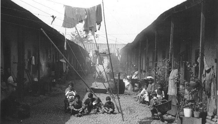 Conventillo en 1920, Santiago.
