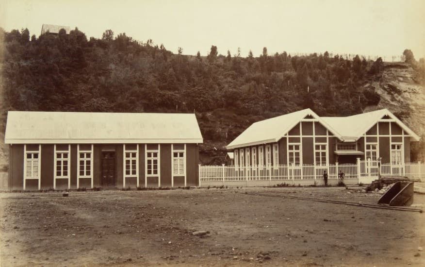 Escuela Puerto Montt, 1893.