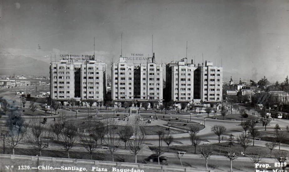 Plaza Baquedano en 1945