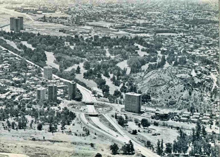 Rotonda Pérez Zújovic 1975