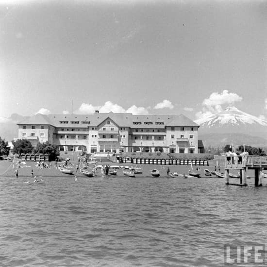Hotel y playa de Pucón en 1941