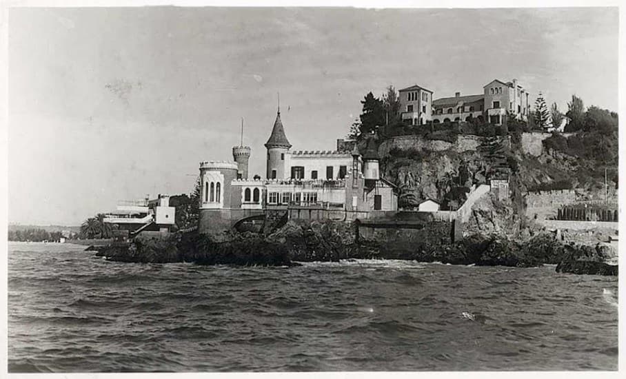 Vista desde el mar al borde costero de Viña del Mar en los ’40s