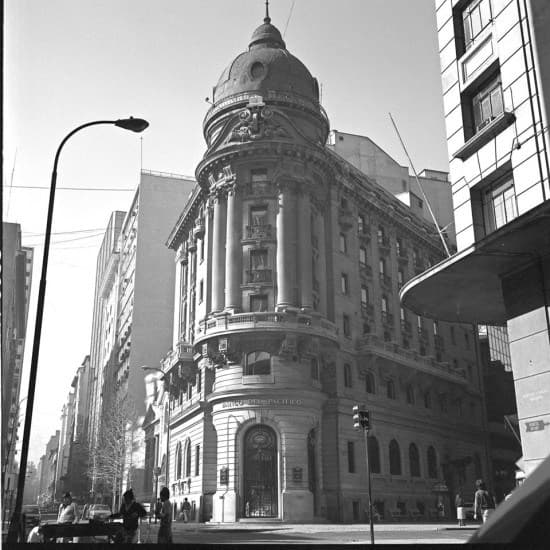 Edificio del Banco del Pacífico en el año 1982.