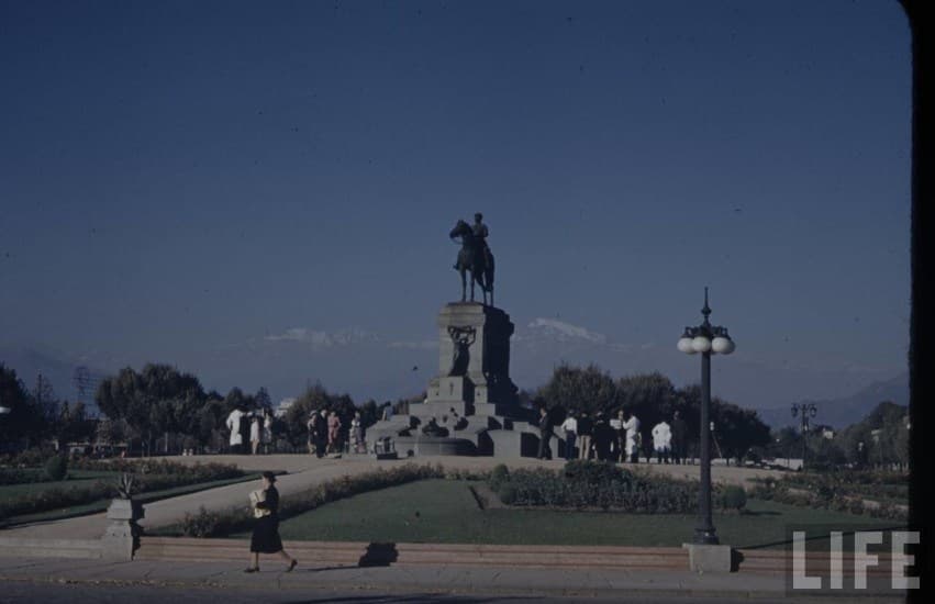Plaza Baquedano de Santiago en el año 1941.