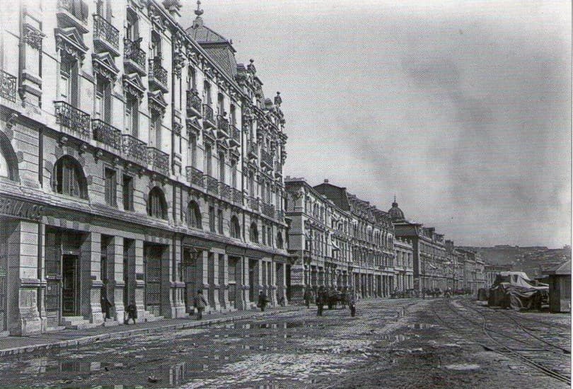 Avenida Errázuriz de Valparaíso en el año 1900.