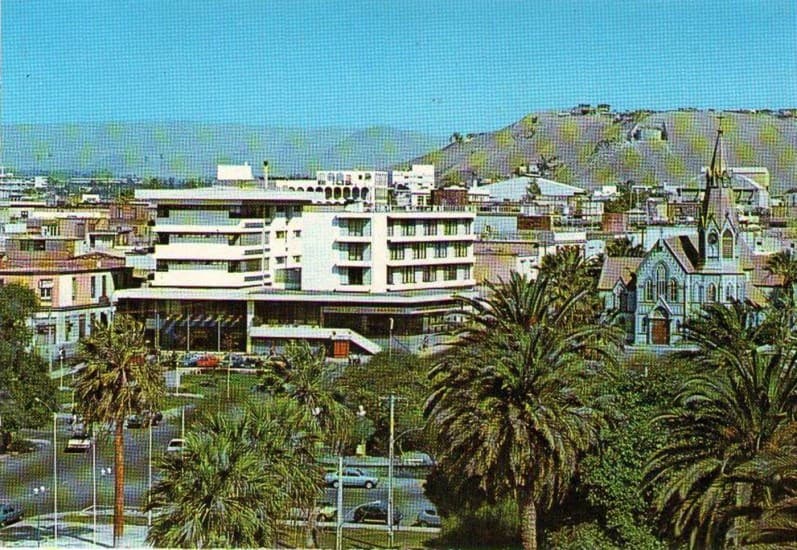 Vista de la Plaza Colón de Arica en 1984.