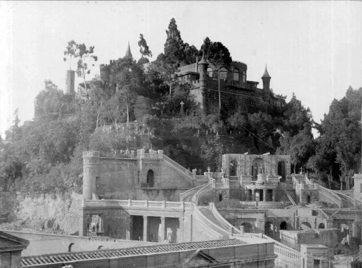 Cerro Santa Lucía en construcción, año 1900