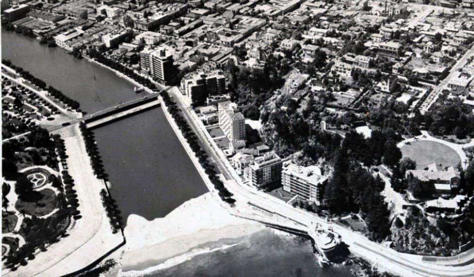 Viña del Mar y Estero Marga Marga desde el aire, 1957.